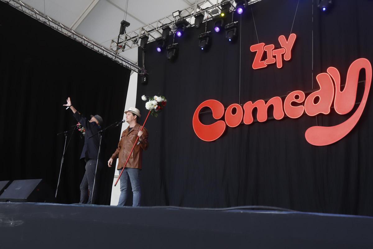 En imágenes | Faemino y Cansado llevan el humor al Espacio City