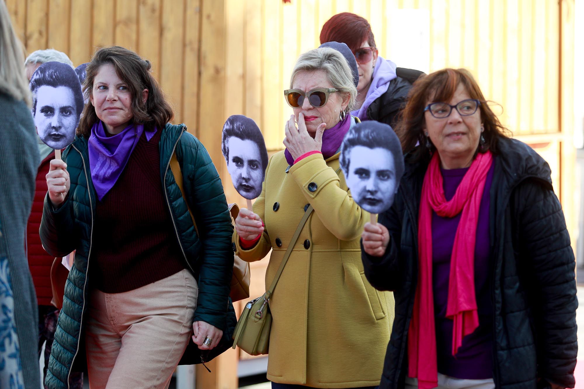 Protesta feminista a las puertas del Ayuntamiento de Sant Josep