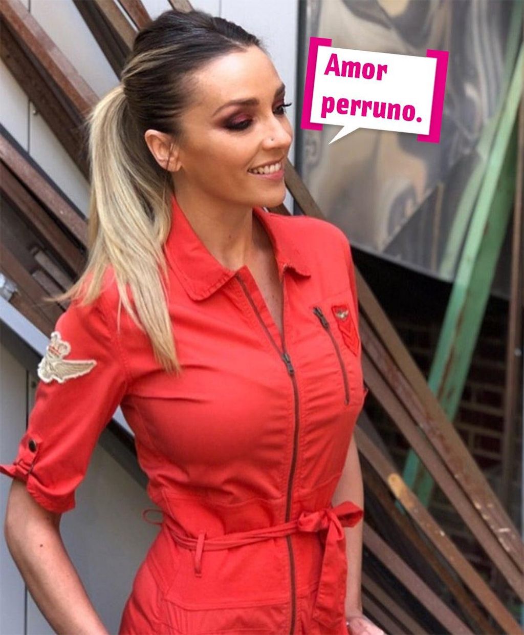 Anna Simón cuida de sus perritos