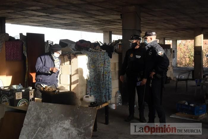 Tensión en San Pío X durante el desalojo de okupas en un edificio abandonado