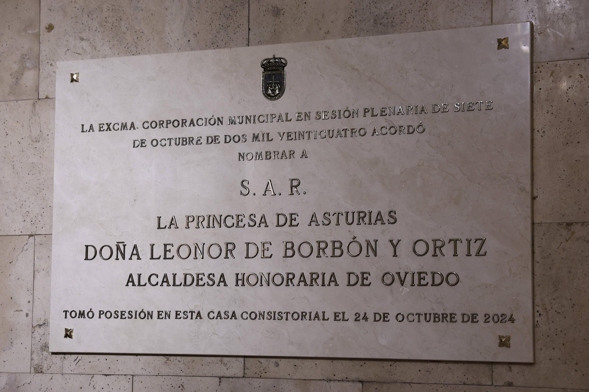 La Princesa Leonor recibe la Medalla de Asturias y el título de Alcaldesa Honoraria de Oviedo.