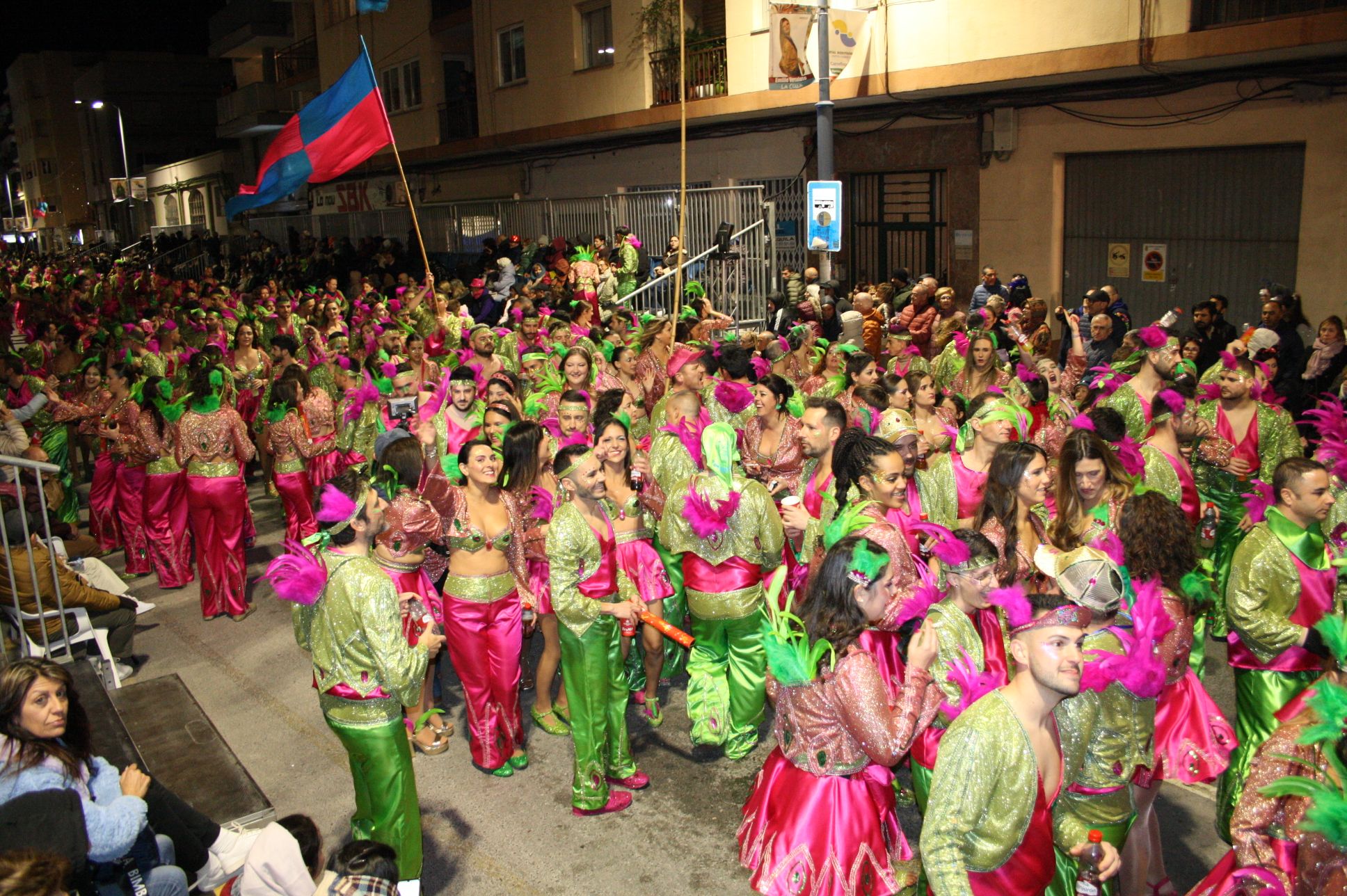 Macrogalería de fotos del primer gran desfile del Carnaval de Vinaròs