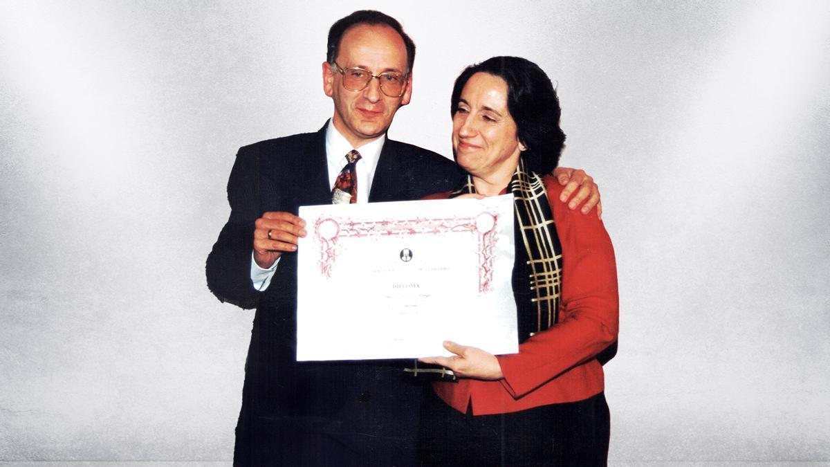Juan Luis Álvarez del Busto y Victoria Prego, en 1996.