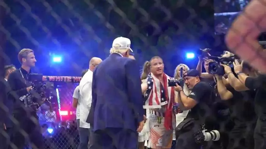 Topuria cae derrotado ante Gaethje en el combate en la Casa Blanca del cumpleaños de Trump
