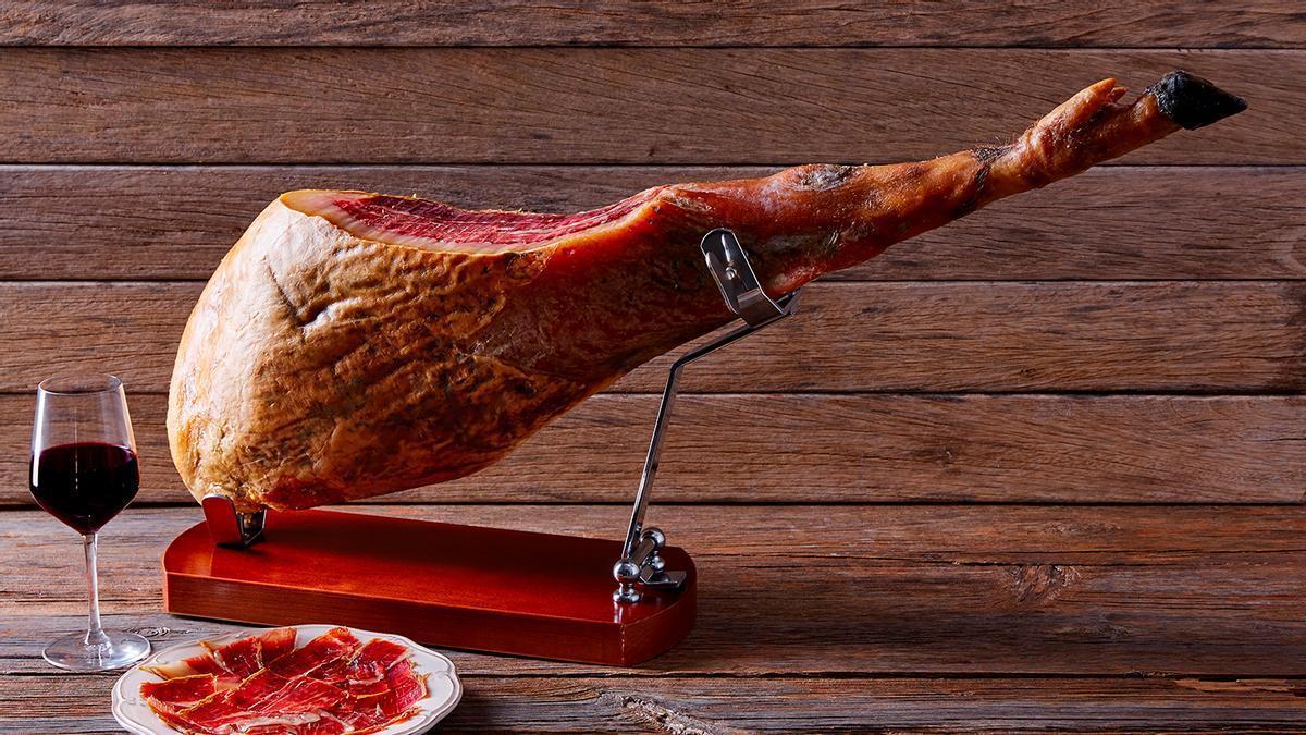 La pieza de jamón de 7 kilos de Carrefour que puedes comprar por menos de 40 euros: &quot;Muy bueno&quot;