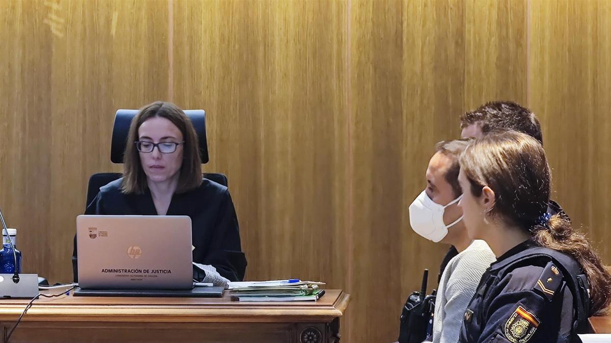 El acusado, en el banquillo de la Audiencia de Huesca, hoy.