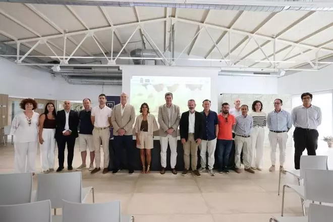 Todas las imágenes de la firma del convenio de la Escuela de Hostelería, el Govern y empresas hoteleras