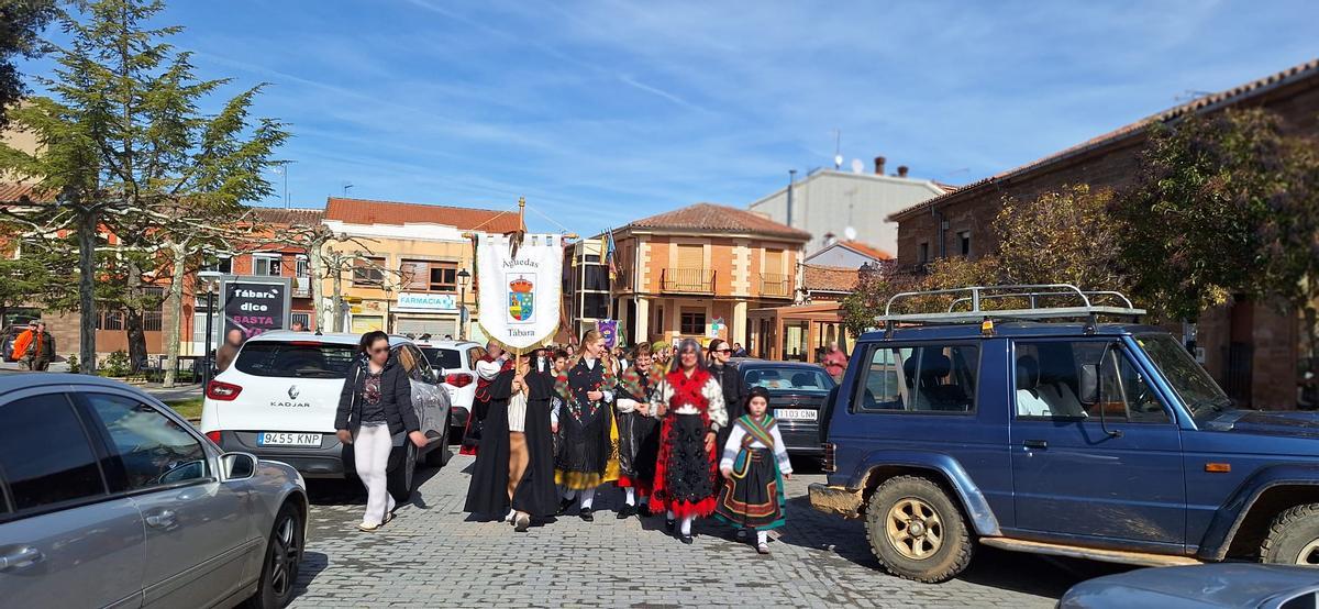 GALERÍA | Las mujeres de Tábara bailan a Santa Águeda