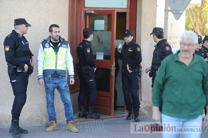 Muere de una cuchillada en el cuello un hombre en un bar de Puente Tocinos