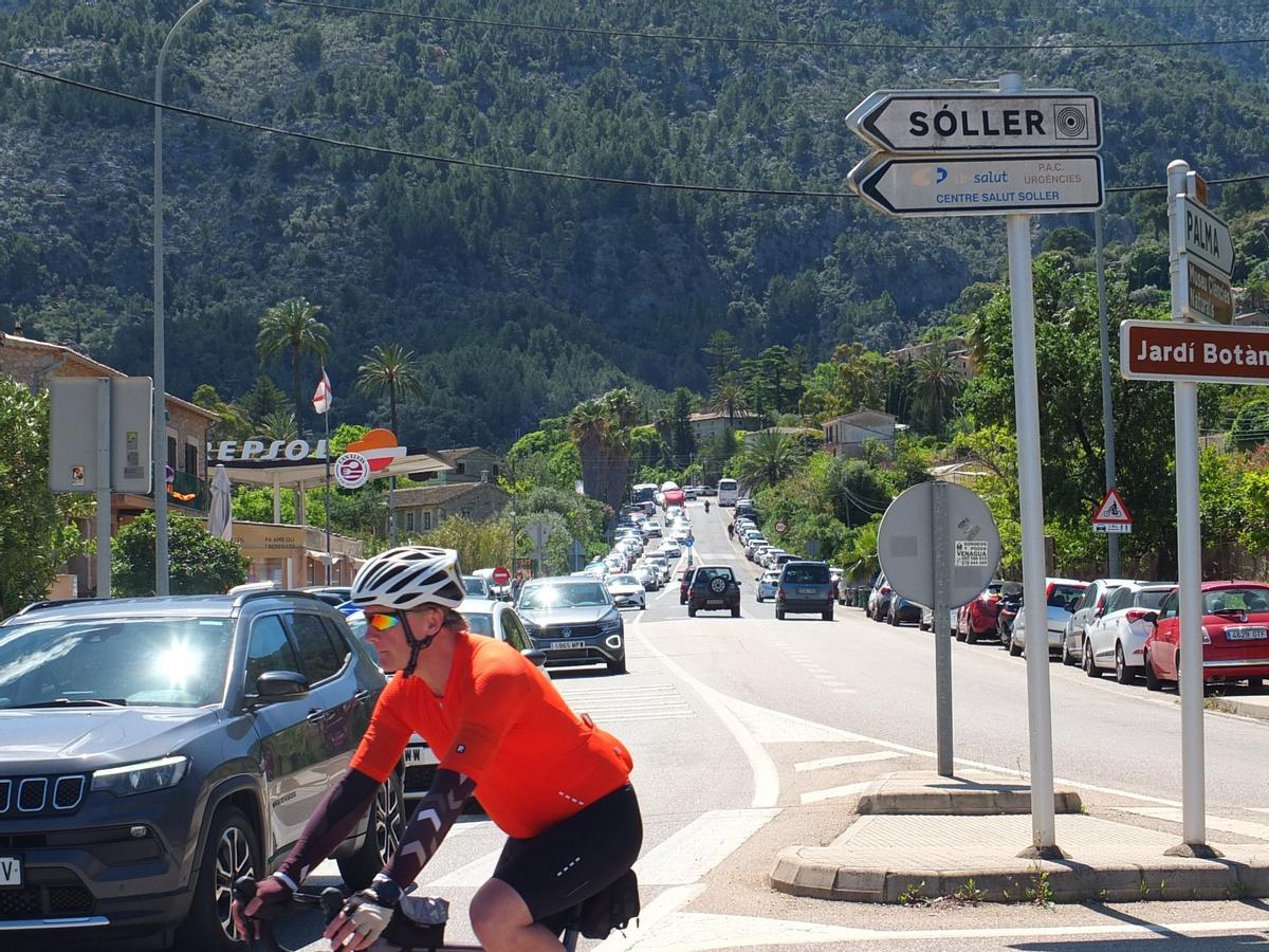 Este es el caos que vive Sóller debido a la afluencia masiva de visitantes