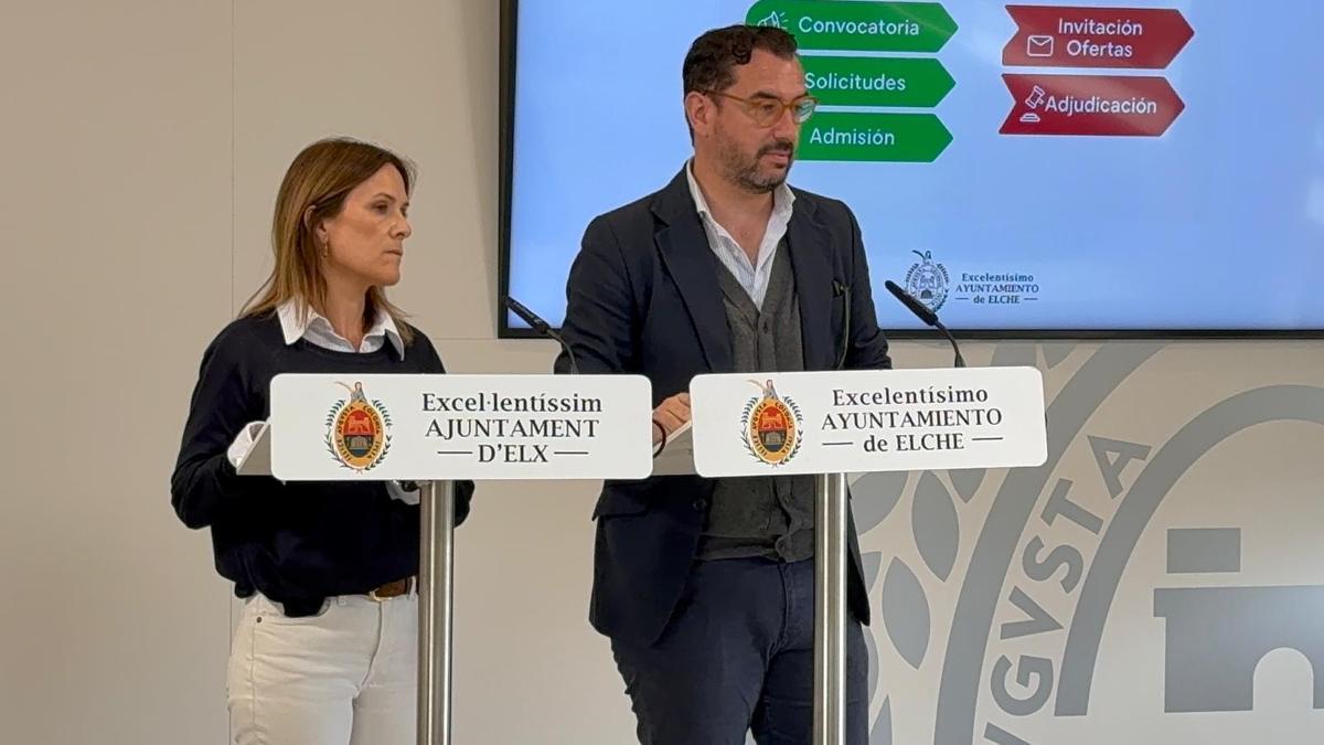 La técnica Almudena Francisco y el edil Claudio Guilabert