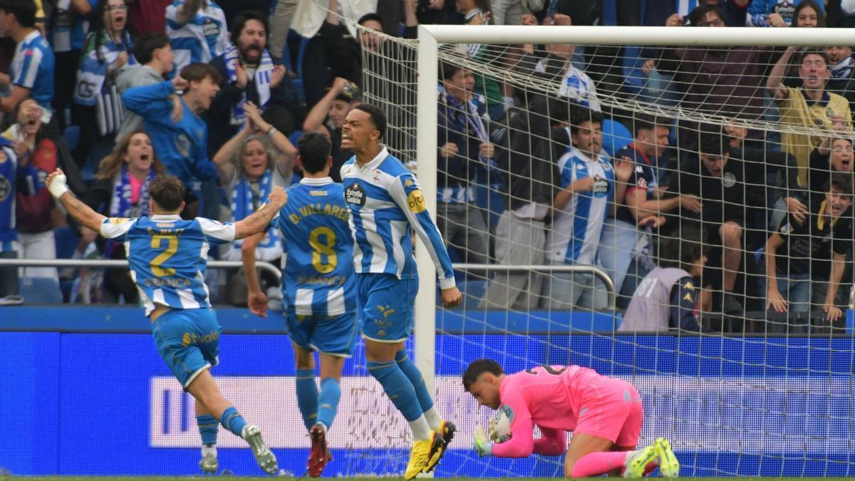 Noubi, Villares y Altimira celebran la parada de Ferllo en el penalti ante el Leganés.