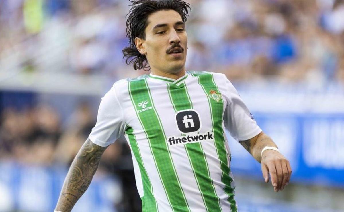 Héctor Bellerín durante un partido de la presente temporada