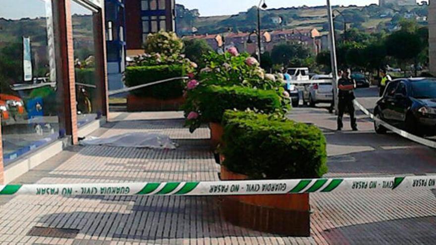 Un hombre mata a su esposa, enferma de Alzheimer, y se suicida en Piedras Blancas