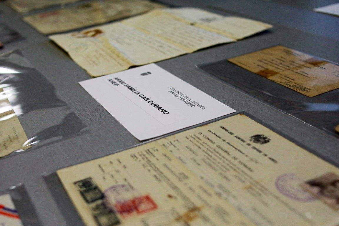 Donación de documentos al Arxiu Històric