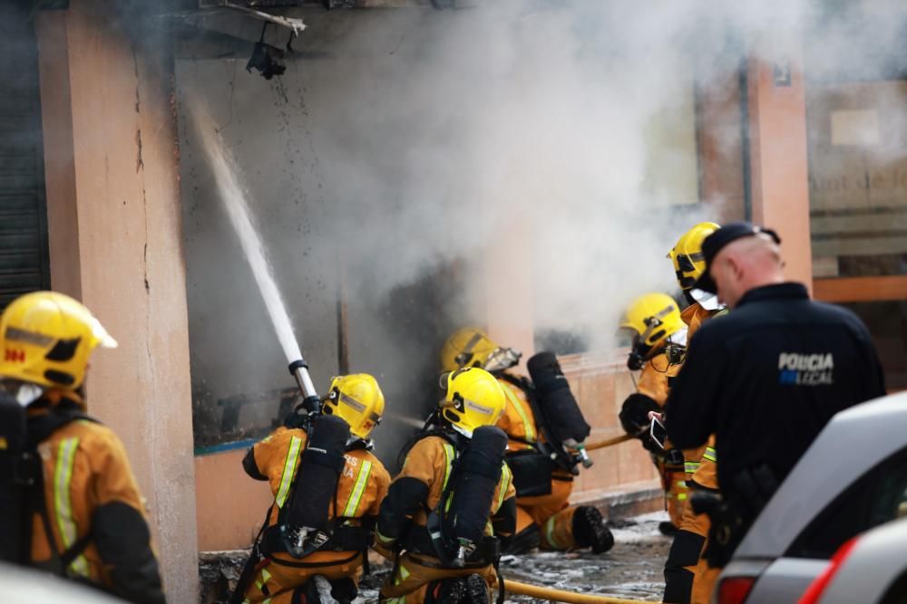 Un incendio destruye un local en Son Rapinya