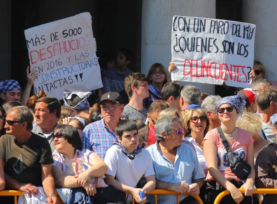 Búscate en la mascletà del 18 de marzo