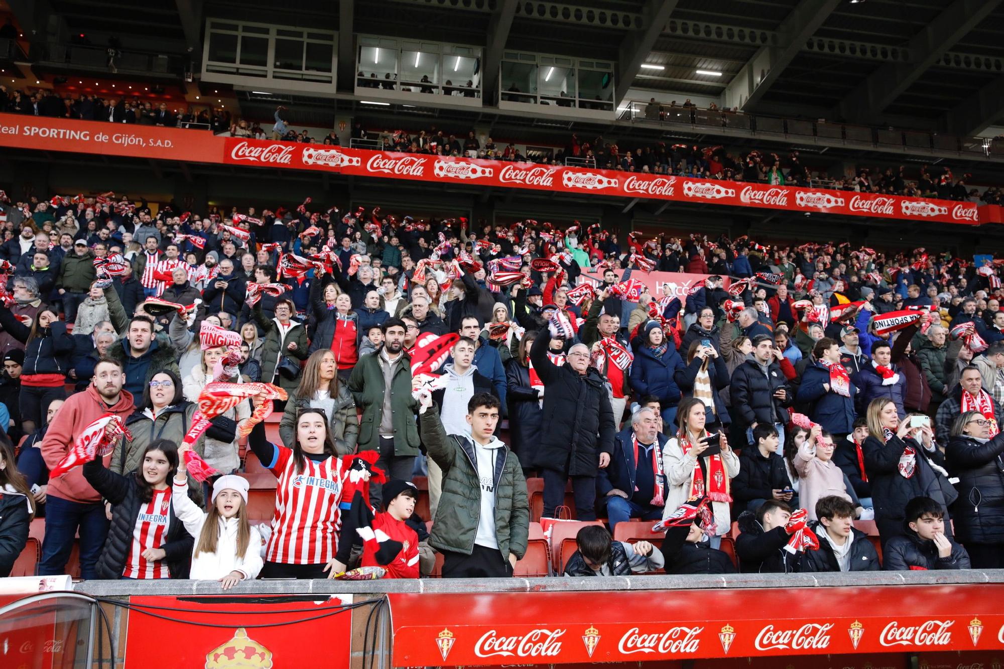 En imágenes: Así fue el Sporting-Huesca en El Molinón