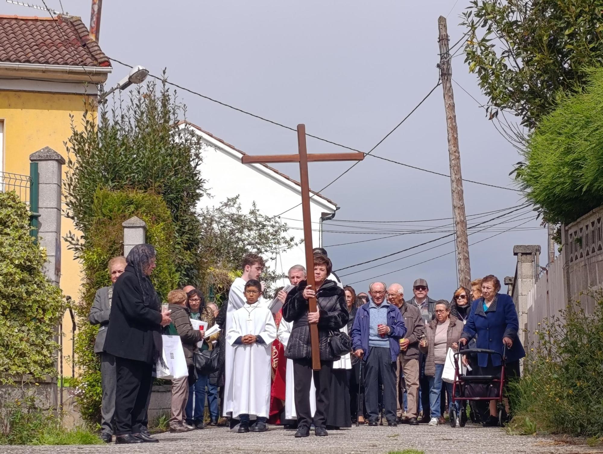 Así fue el Vía Crucis del Viernes Santo de Lugones