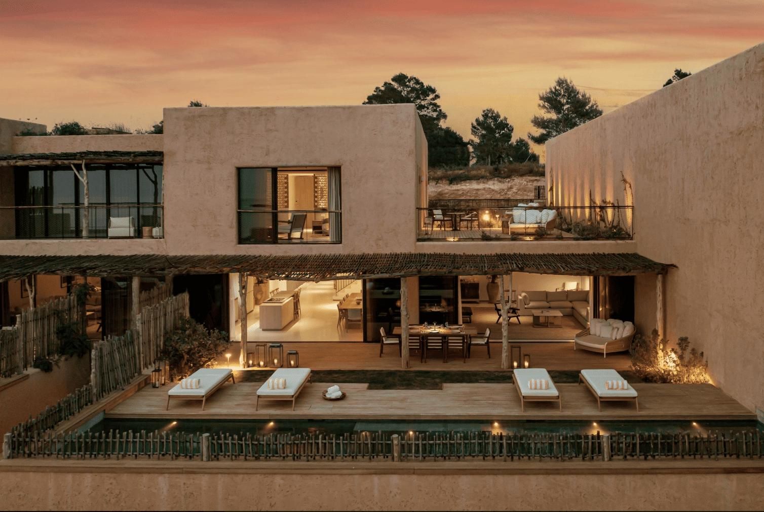 Así es uno de los hoteles más lujosos de Baleares: dos mansiones y suites dentro de cuevas