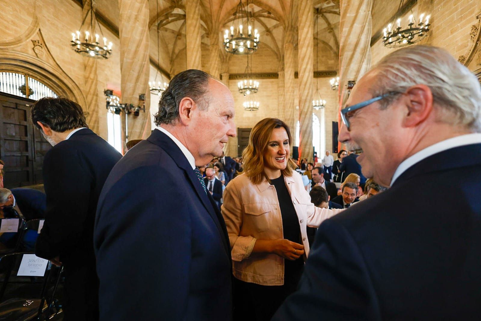 Cámara Valencia homenaje a 26 empresas por su trayectoria centenaria