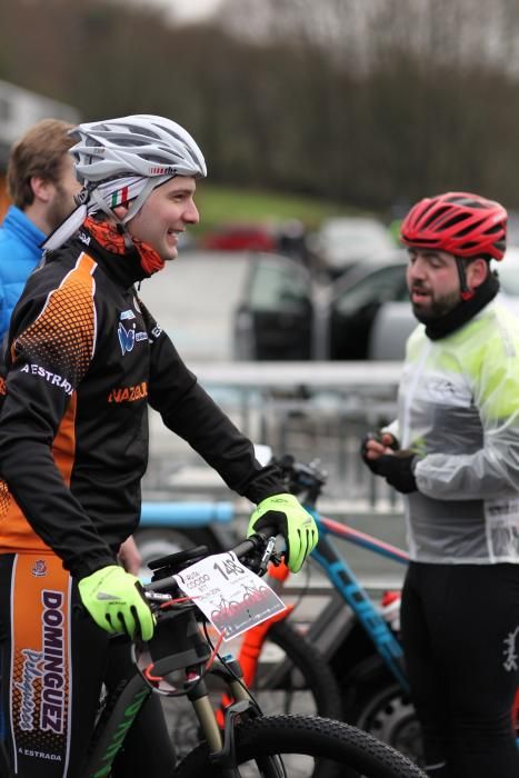 Unos 170 participantes desafiaron al mal tiempo para tomar la salida en la edición 2016 de la Ruta BTT do Cocido