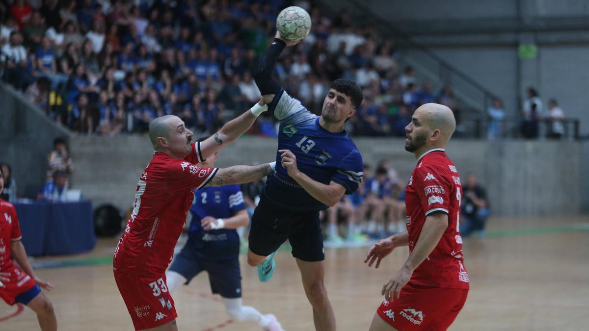 Brais en una acción de juego en un partido de la pasada temporada.