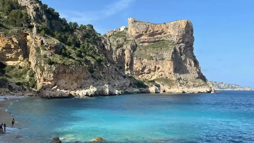 La Cala del Moraig, el tesoro recóndito de la costa alicantina