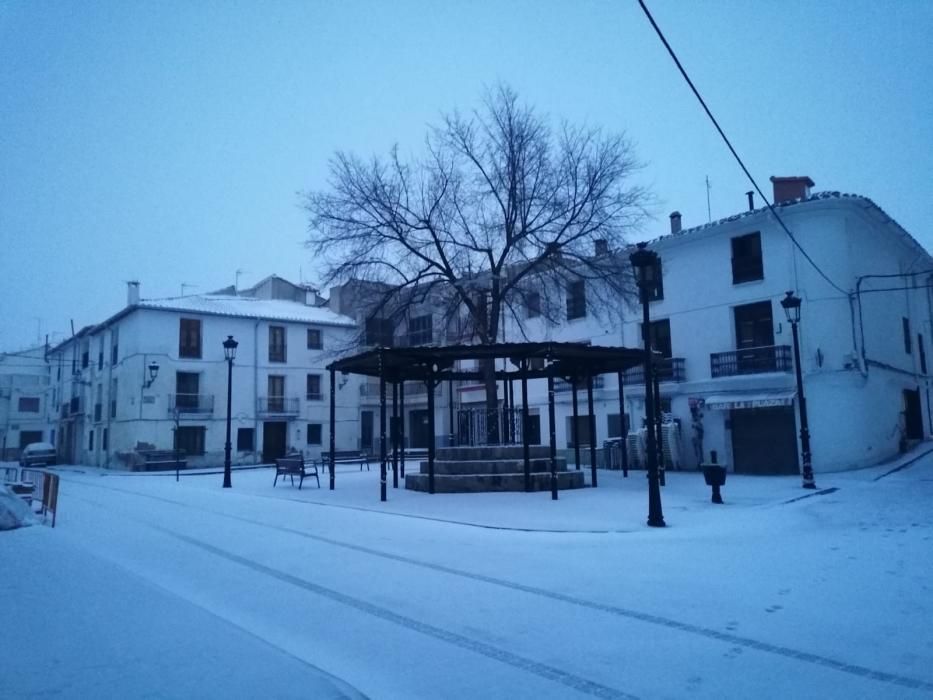 La nieve llega a Aras de los Olmos