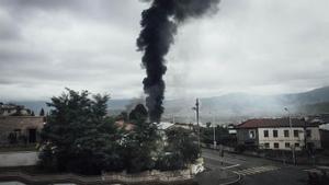 Bombardeo en una ciudad del Alto Karabaj.