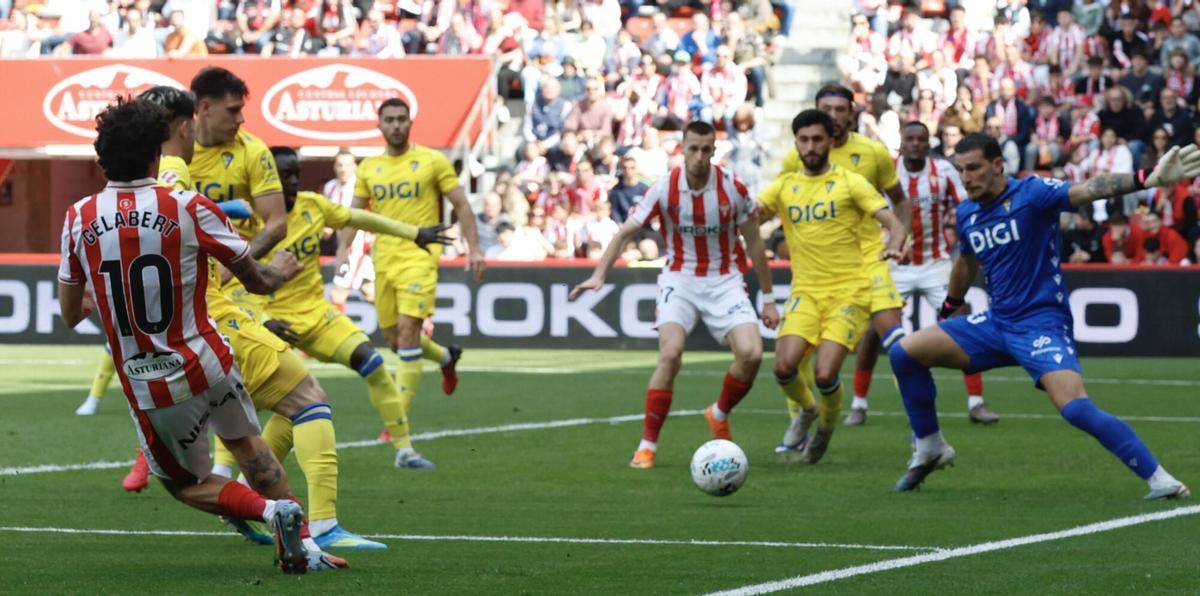 EN IMÁGENES: Victoria del Sporting frente al Cádiz en El Molinón