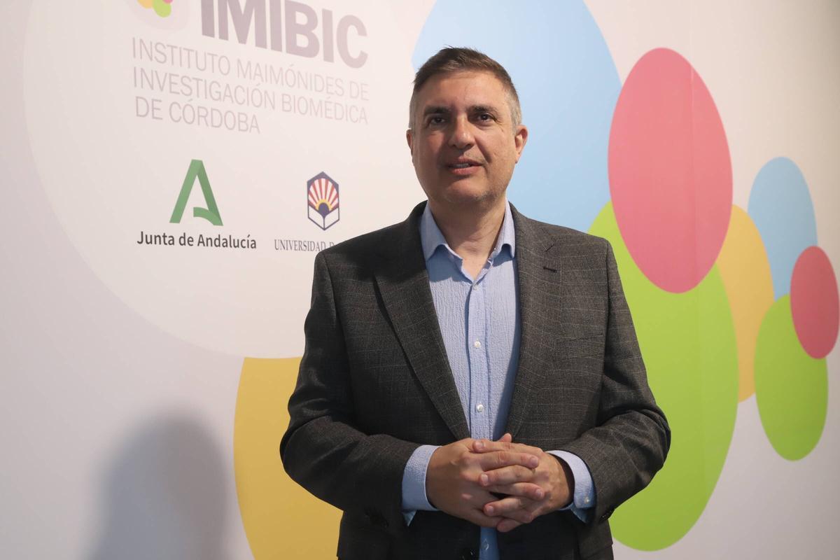 El director del Plan Integral de Tabaquismo de Andalucía, Marcos Garcia Rueda.