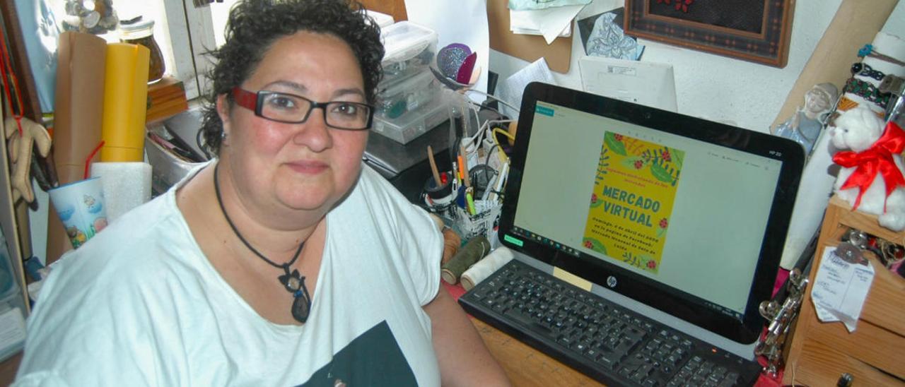 Susana Velázquez, artesana que ha impulsado el mercadillo virtual de Soto de Luiña ante el cierre por coronavirus