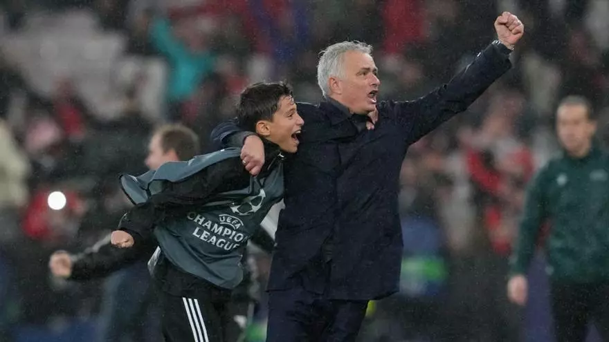 Mourinho: "Es una noche fantástica para el Benfica"