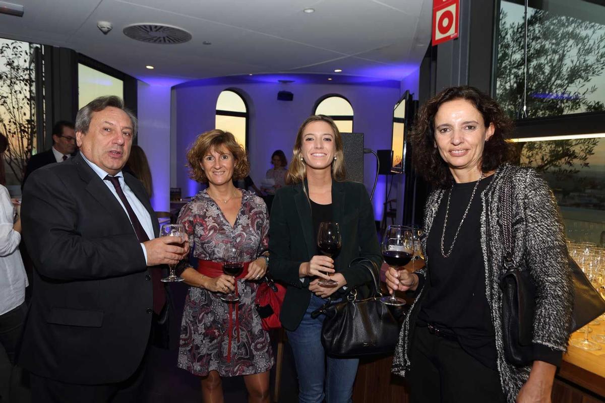 Mariano López, director de VIAJAR, Ana Martín y Diana Sanz, de Globally y Cristina Ferreira, de Planisferio Comunicación