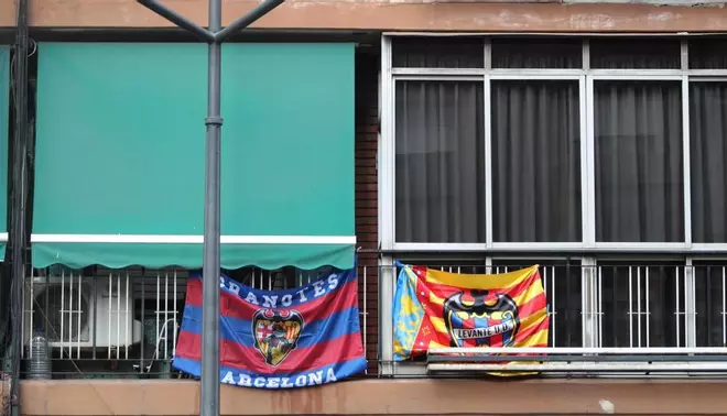 La afición del Levante UD sale a los balcones