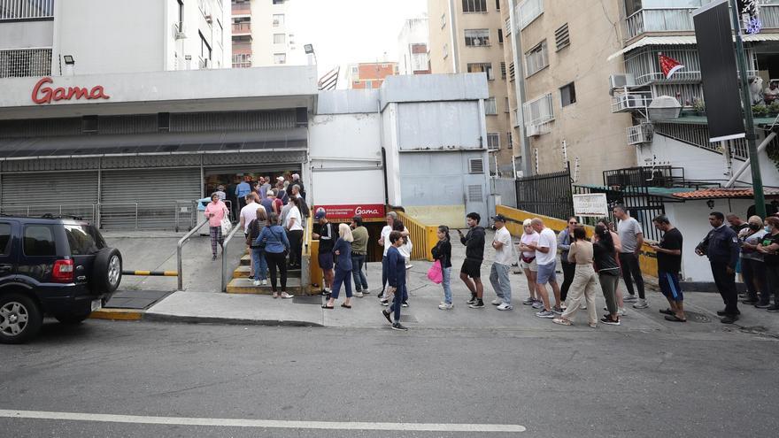 El ministro de Interior de Venezuela, Diosdado Cabello, llama a la calma y a no "facilitarle las cosas al enemigo"