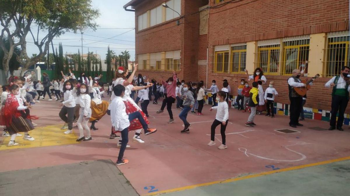 El CEIP Vista Alegre de Las Torres de Cotillas celebra la X Semana de sus ‘Raíces’