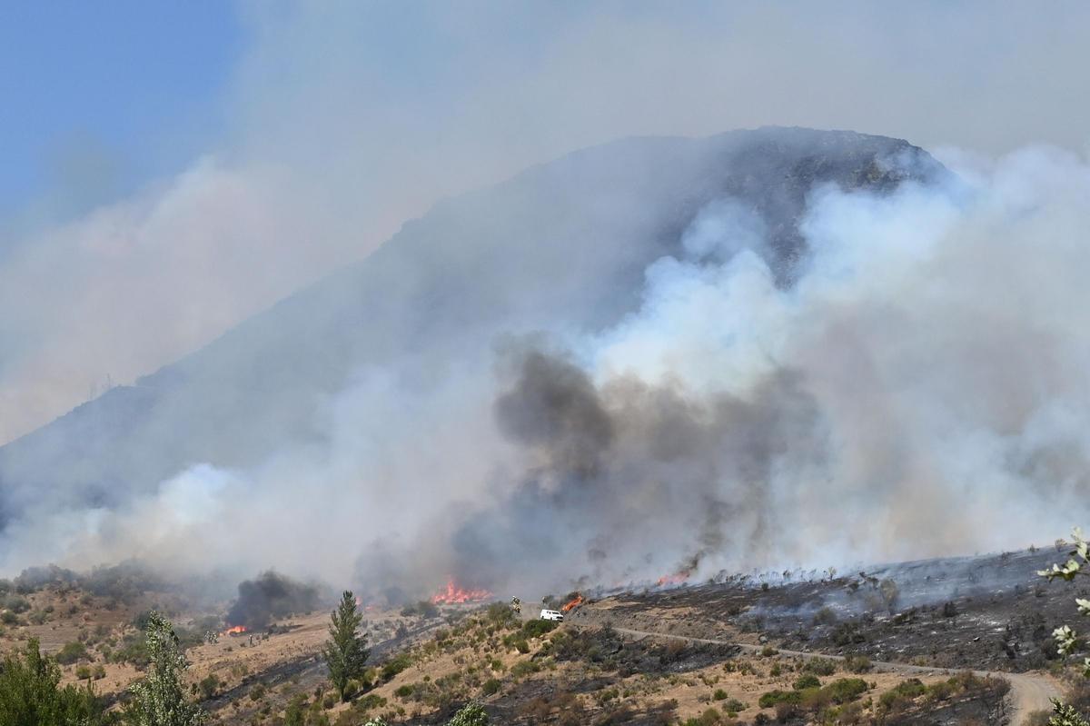 La Fiscalía archiva dos denuncias contra Mañueco y su consejero por los incendios de León.