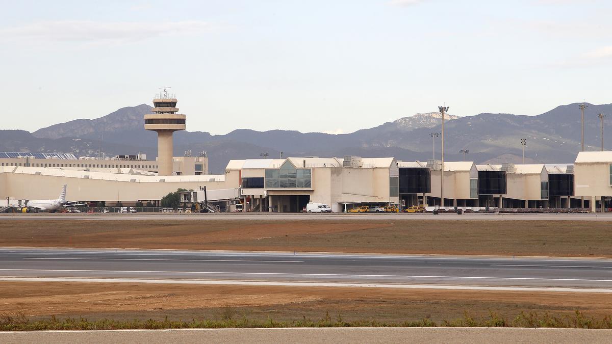 Archivo - Vista general del aeropuerto de Palma. Archivo.