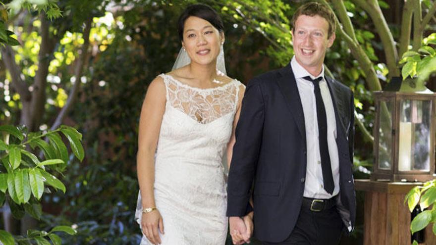 Zuckerberg y Priscilla Chan el día de su boda