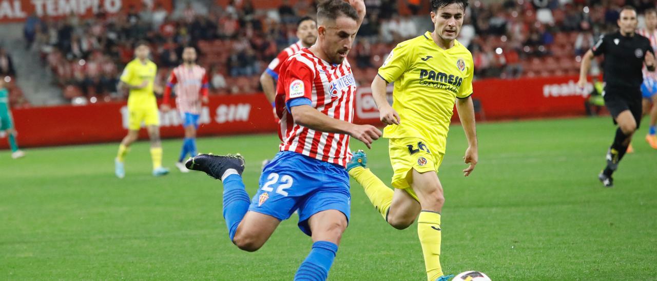 El Sporting de Gijón venció con claridad al Villarreal B (3-1).