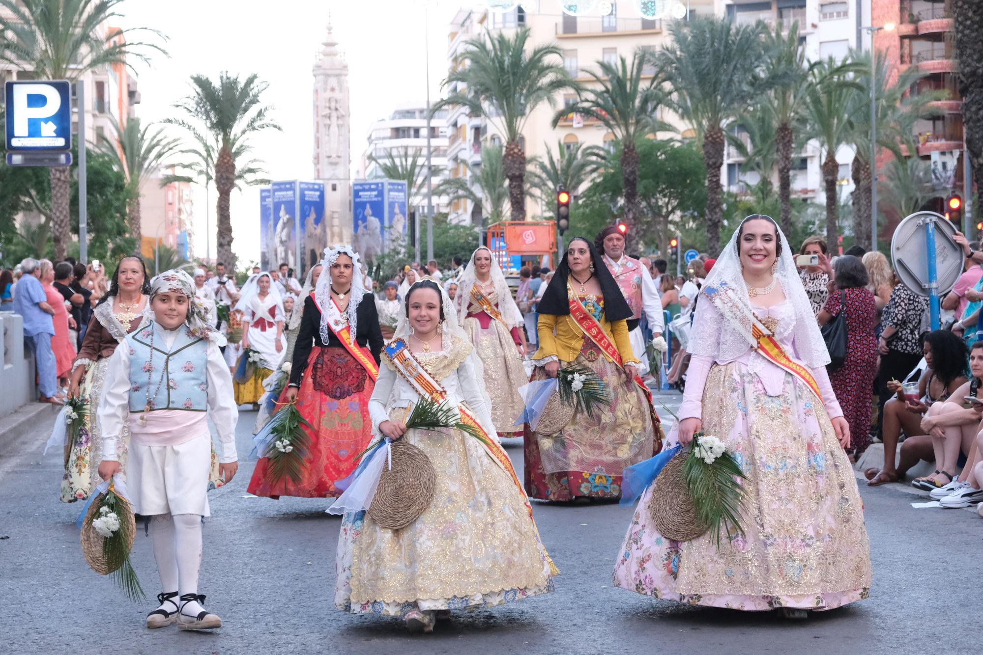 Emotiva ofrenda floral a la Patrona