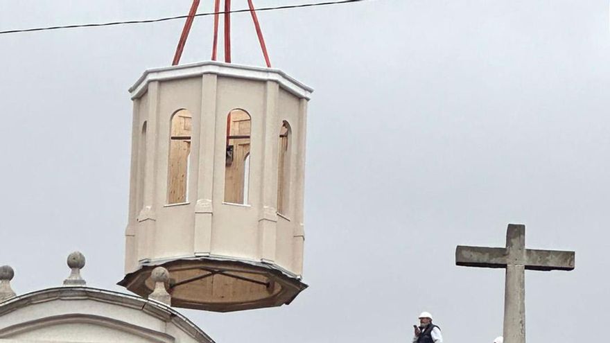 La colocación de una nueva linterna finaliza la actuación en la cúpula de la iglesia de la Vera Cruz