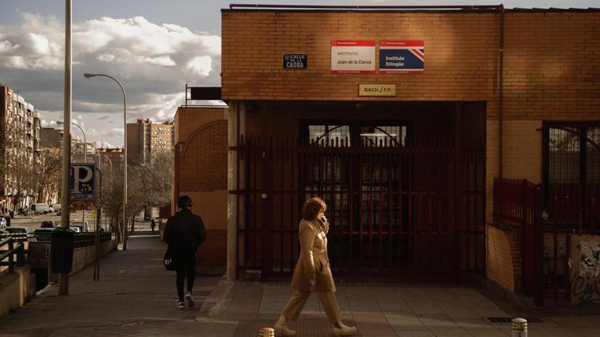 Imágenes del exterior del Instituto de Educación Secundaria Juan de la Cierva en Madrid.