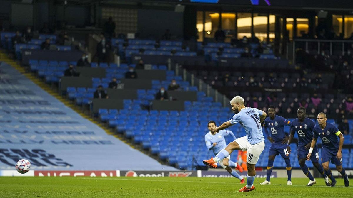 Agüero inició la remontada ante el Oporto desde el punto de penalti