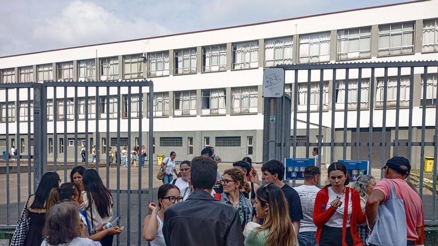 "Nervios" entre los miles de aspirantes a maestros que este sábado celebran su oposición: "No me imagino trabajando de otra cosa"