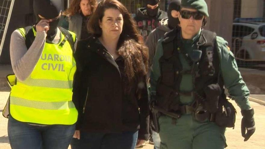 La detenida, tras su arresto en Viladecans ( Barcelona). // E.P.