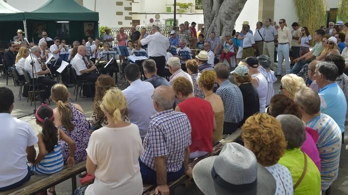 Concierto de la Banda Municipal en la plaza de ...