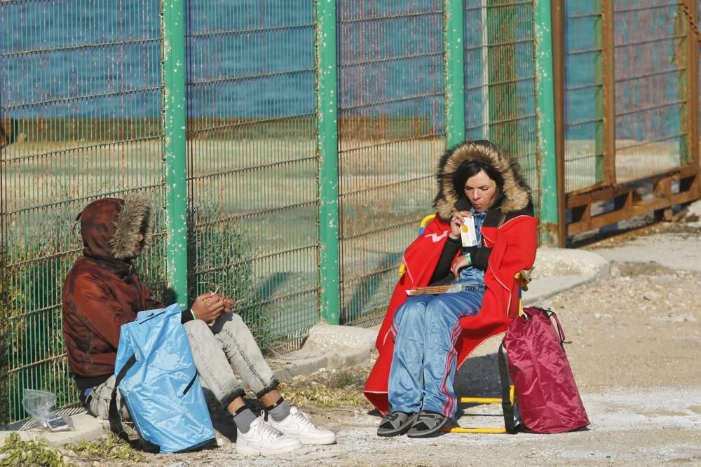 Guardia Civil, Cruz Roja y Salvamento Marítimo han puesto en marcha el protocolo para recepcionar a 24 personas rescatadas en el mar y que ocupaban una patera. 20 hombres y cuatro mujeres